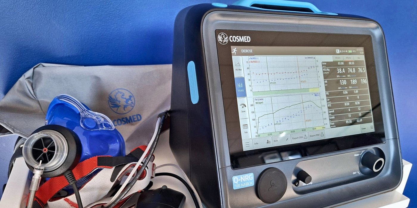 Analyseur d'échanges gazeux Cosmed Q-NRG Max et masque de mesure VO2 au cabinet KVO2 à Annecy