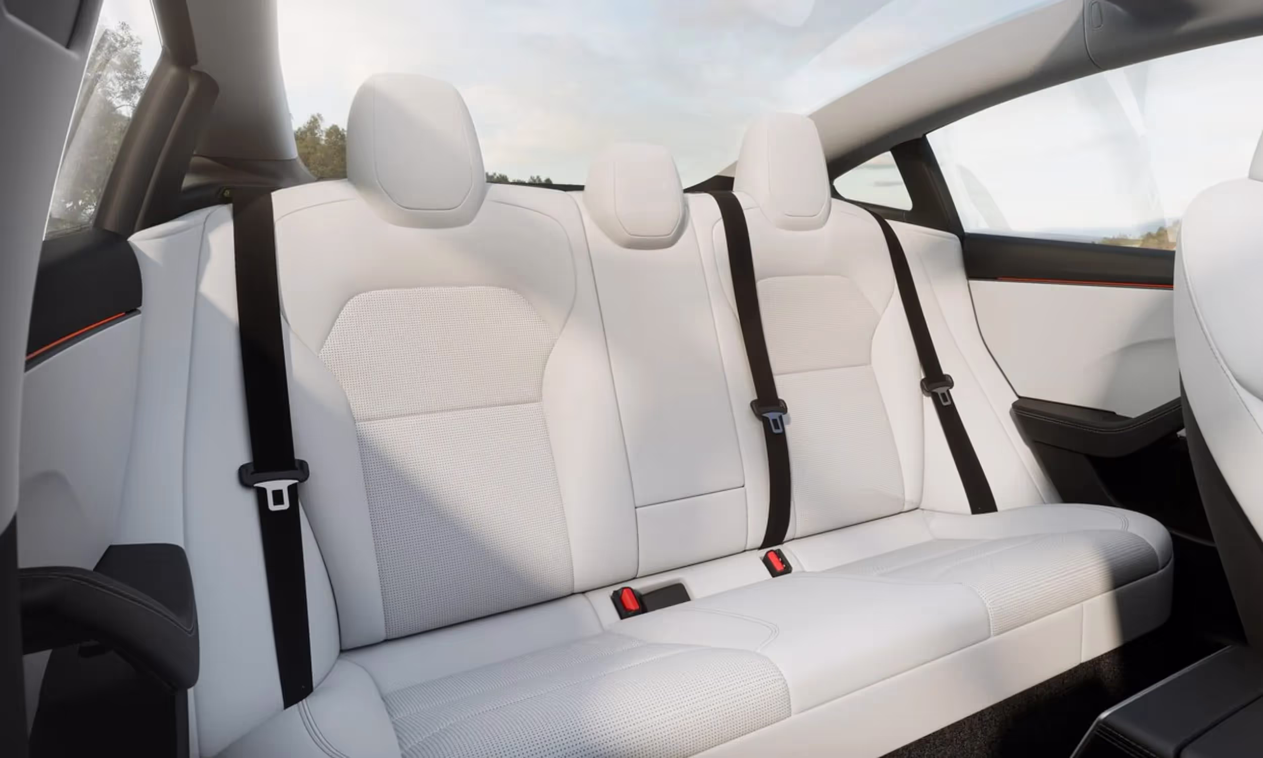 Tesla Model 3 Premium Long range AWD 3