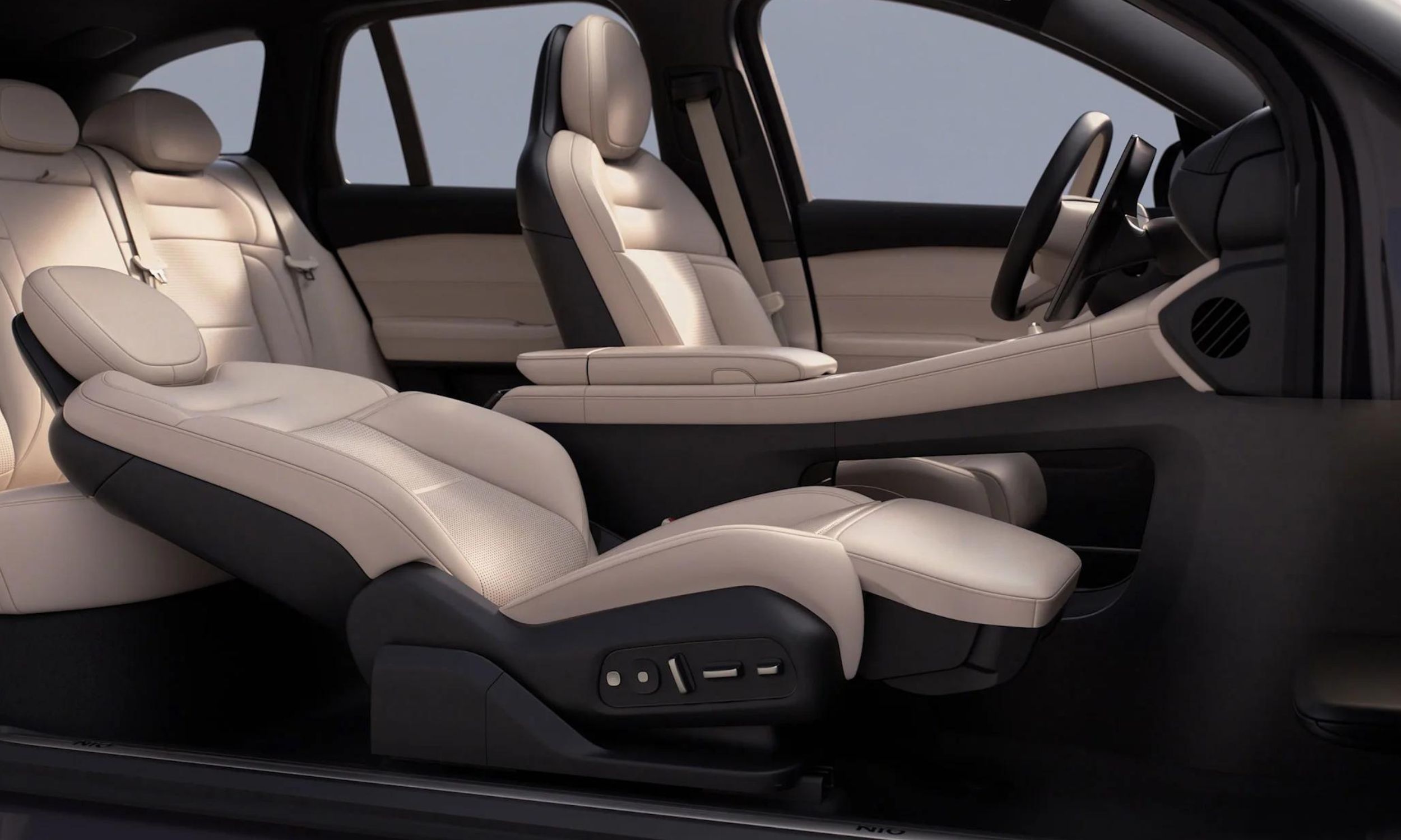 Kona Long Range Premium Taxi 2