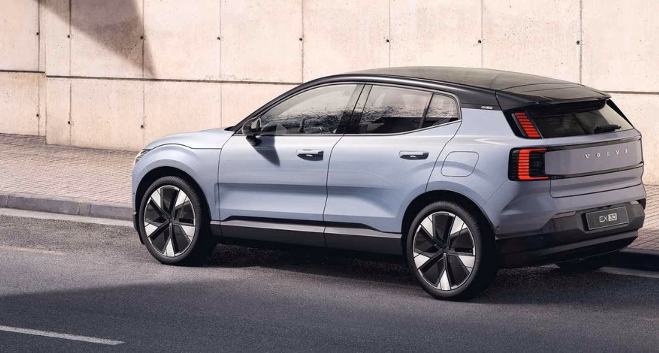 Volvo EX30 fra siden