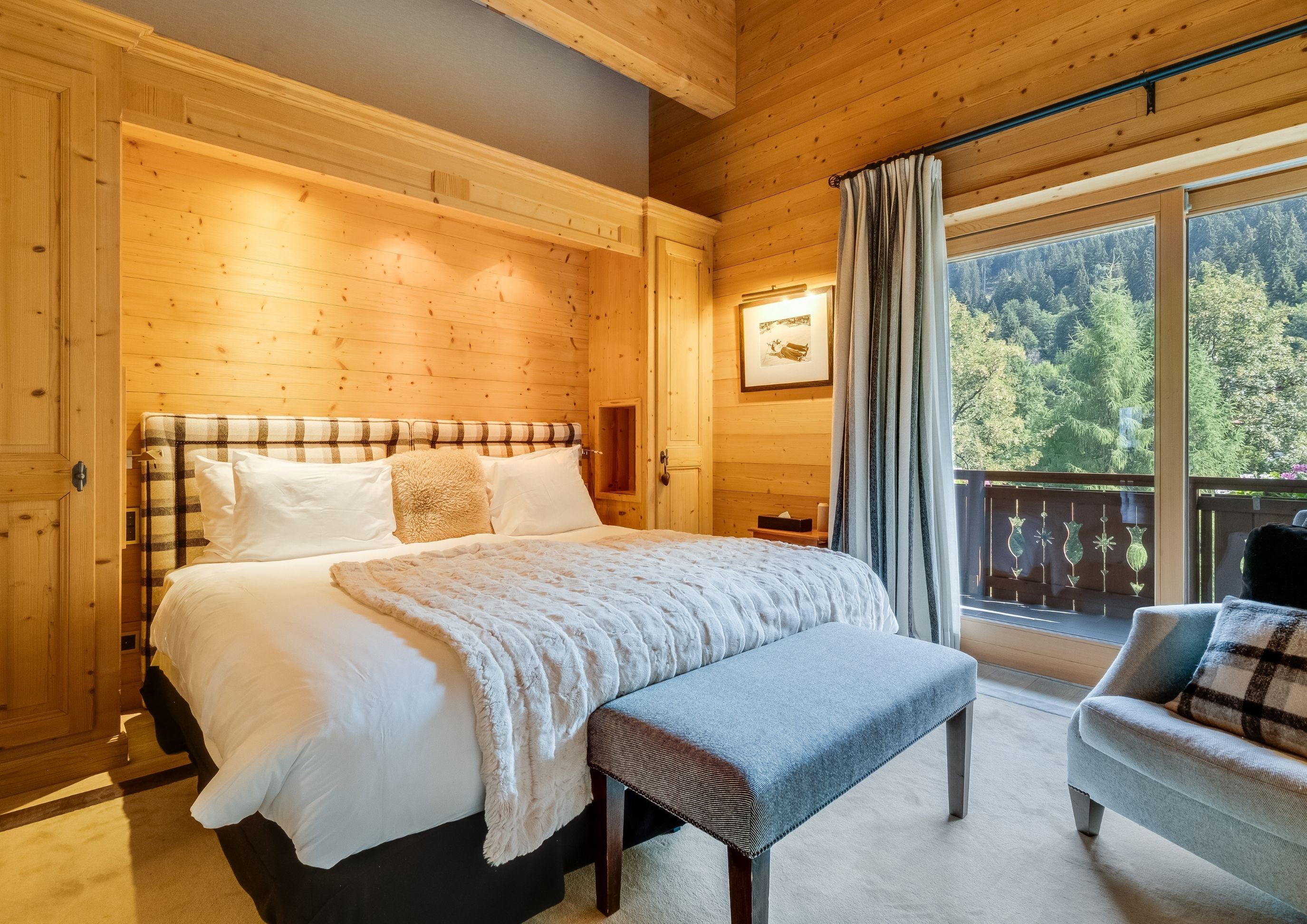 Photo of a double room in the Royal Penthouse