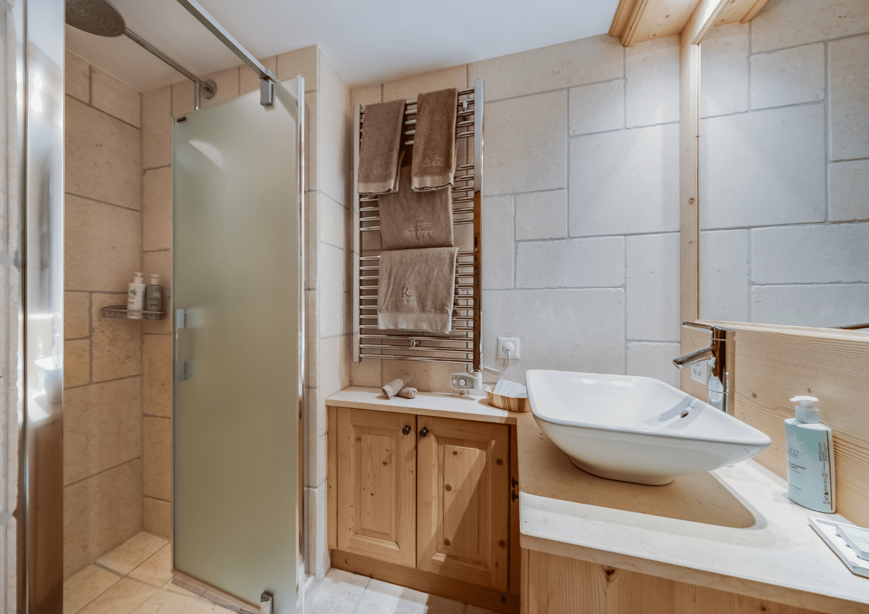 Salle de bain de la résidence Junior Hôtel Chalet Royalp Villars-sur-Ollon