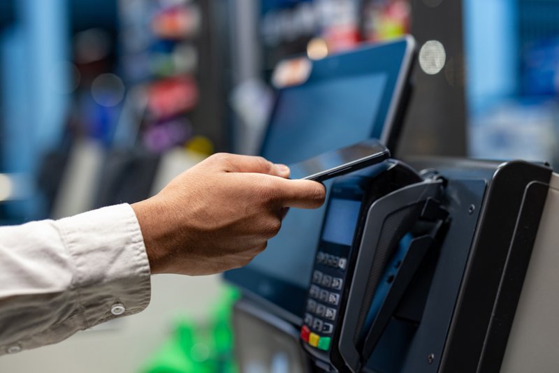 Cloud-based POS systems are designed to run on a wide range of hardware, including Android tablets, iPads, Windows PCs, and smart terminals.