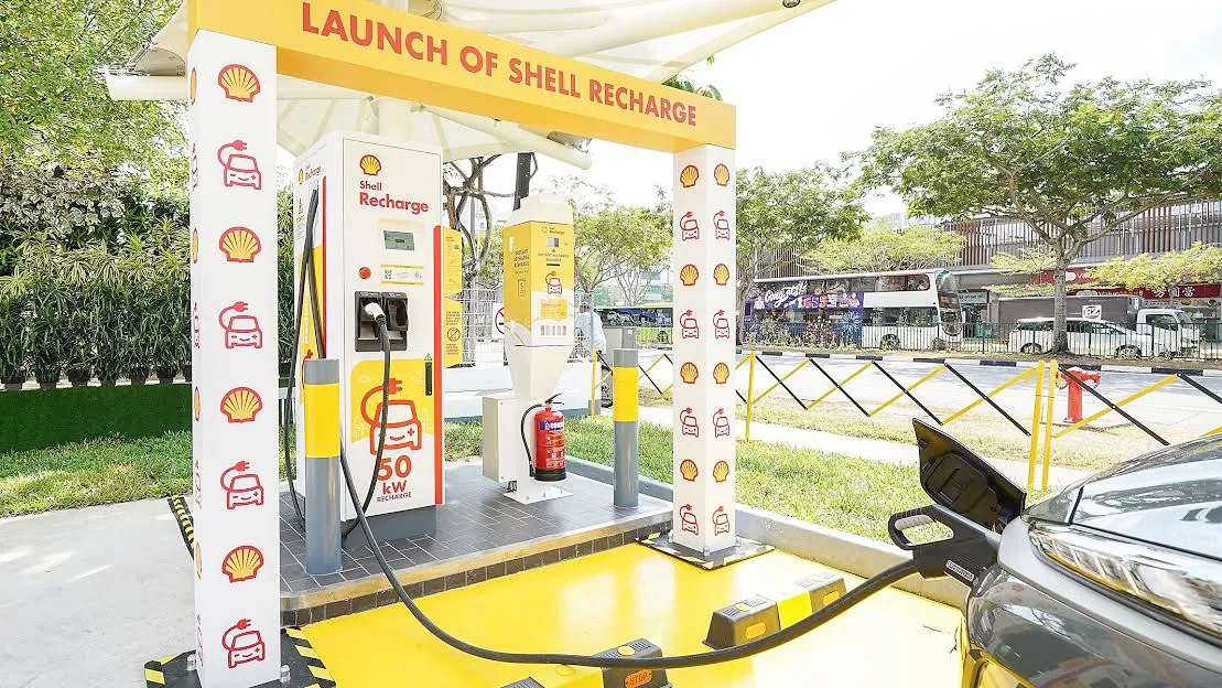 Shell Recharge public EV charging bay