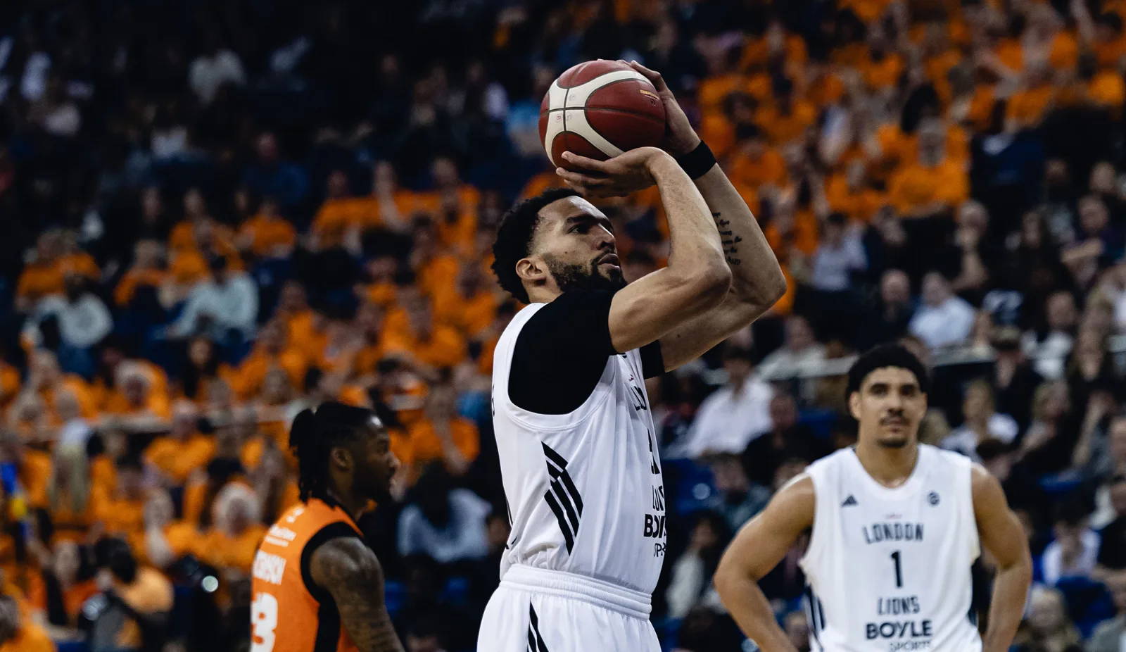 DEANE WILLIAMS RE-SIGNS WITH LONDON LIONS FOR SECOND SEASON