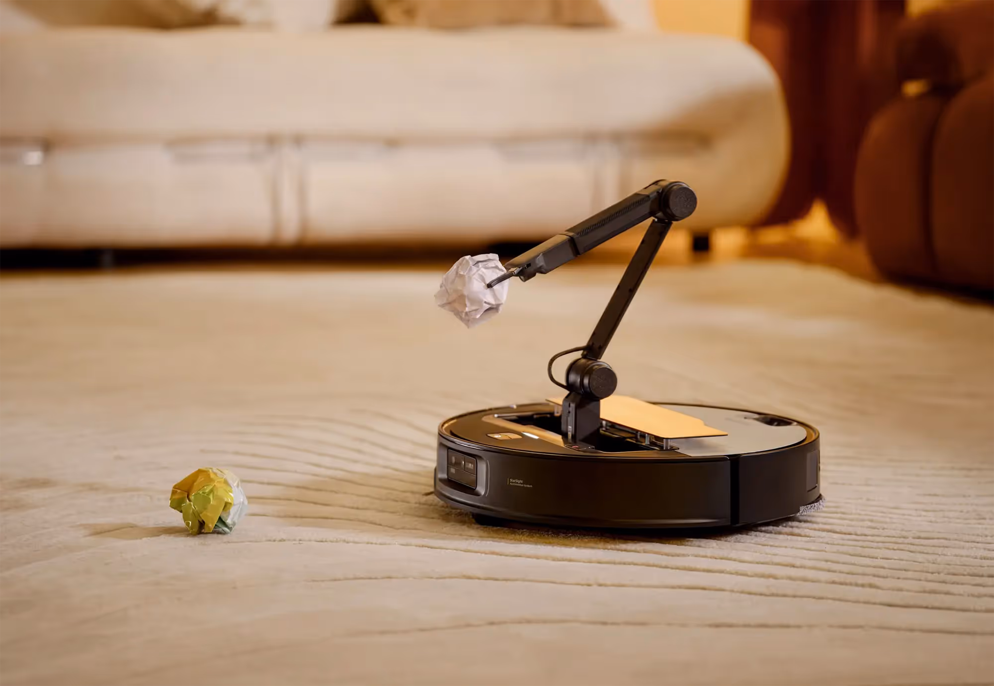 Roborock lanserar Saros Z70 i Sverige - Med robotarm