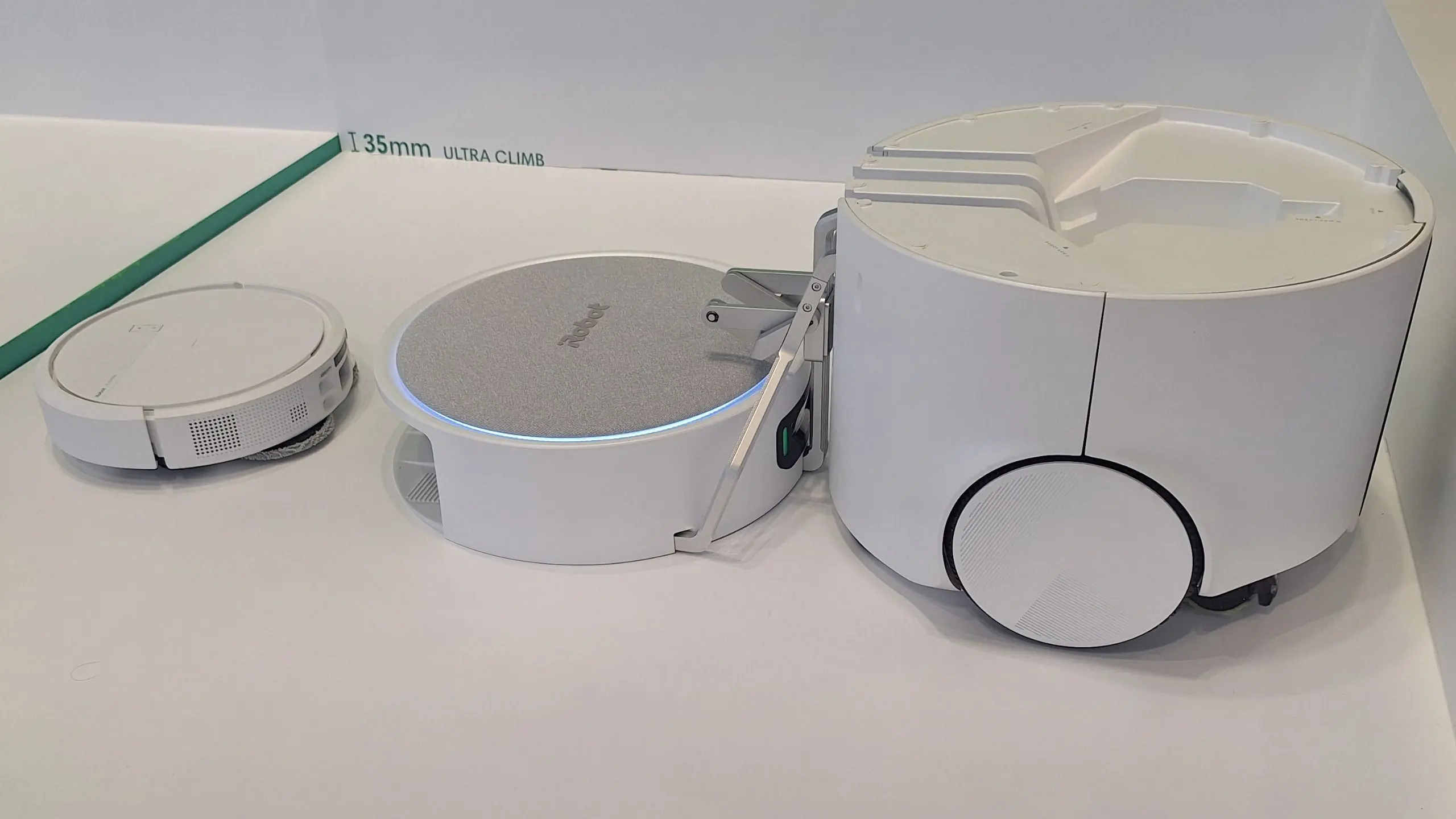 iRobot visar Roomba Duo på IFA – stor städrobot med liten robovac i toppen