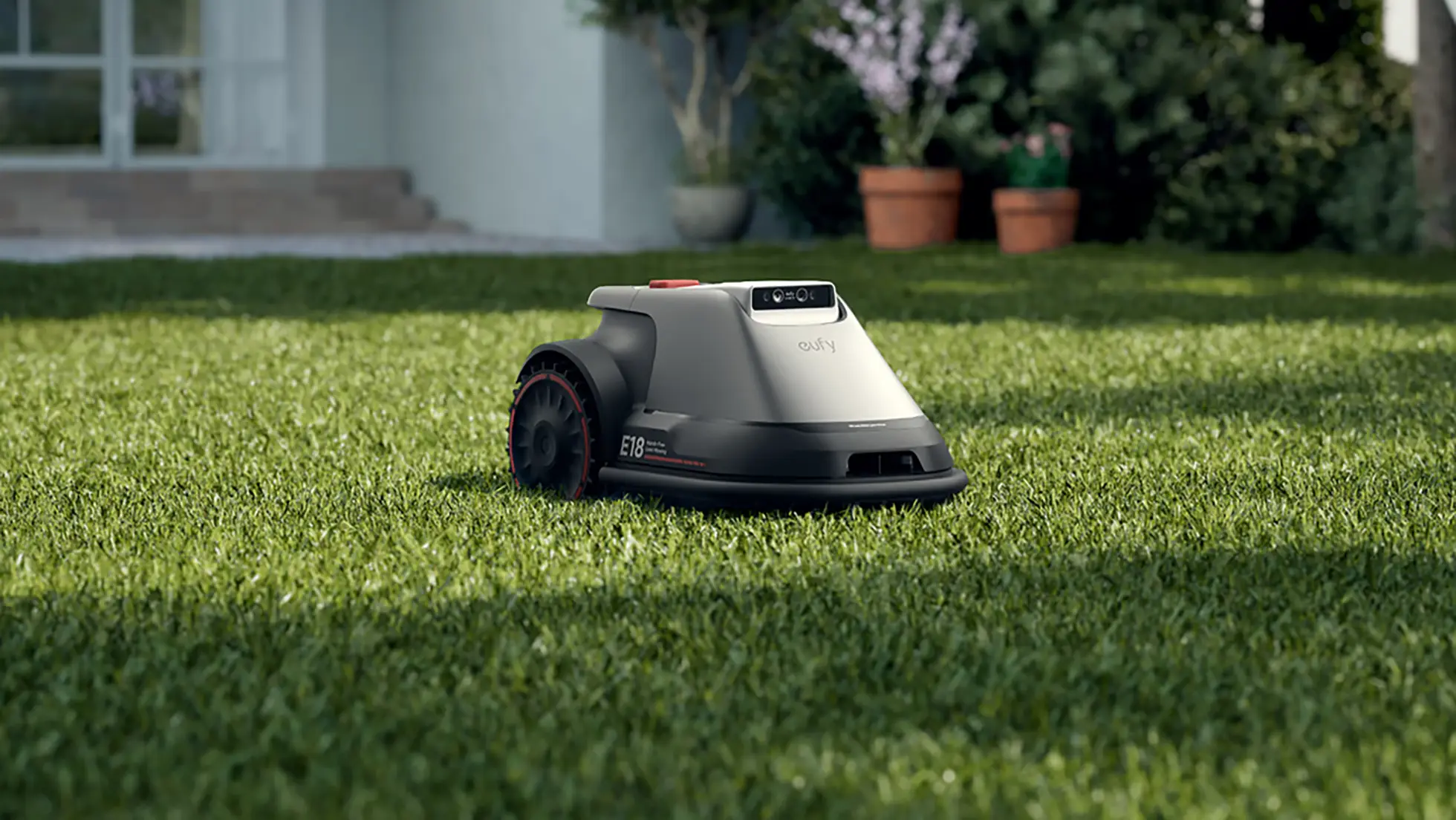Eufy Robot Lawn Mower E18 – robotgräsklippare på en gräsmatta