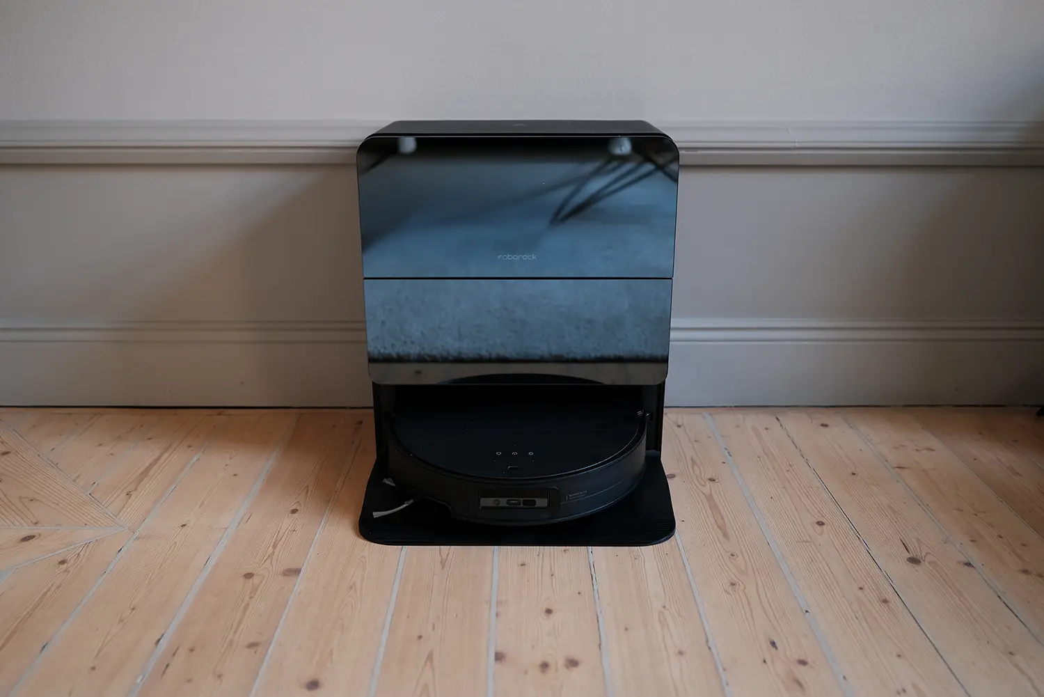 Roborock Saros 10 – robotdammsugare med dockningsstation