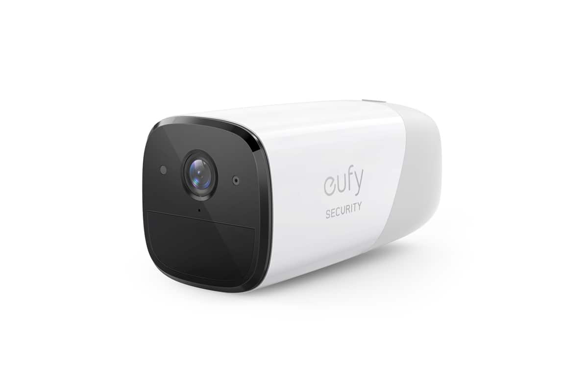 Eufy Cam 2 Pro – övervakningskamera mot vit bakgrund