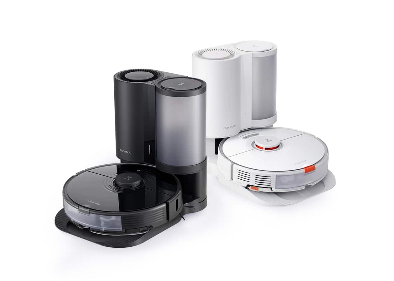 Roborock S7+ – robotdammsugare med dockningsstation, mot vit bakgrund