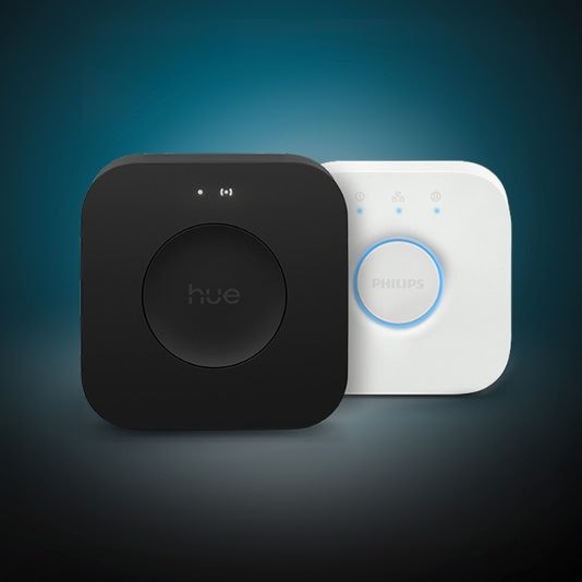 Philips Hue Bridge Pro och Hue Bridge – smarta hem-broar, framifrån