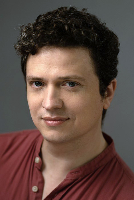 Headshot of Andrew Latheron, voice actor
