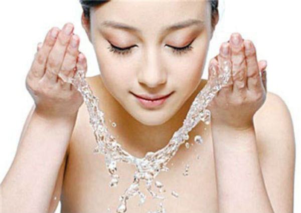 nặn mụn an toàn tại nhà