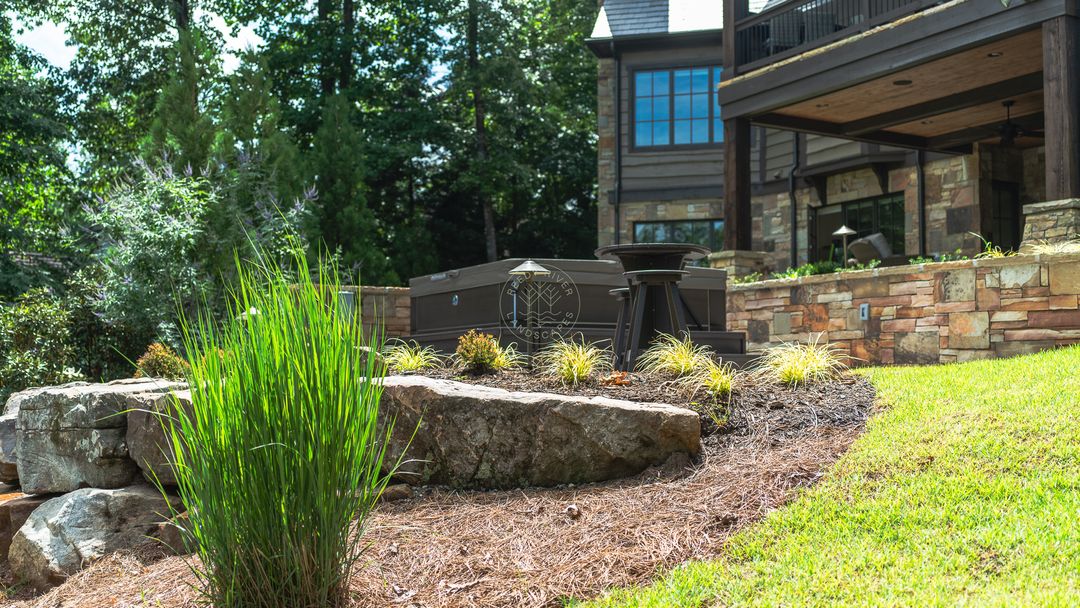 Top Benefits of Pine Straw Mulch for a Healthier, EcoFriendly Garden.