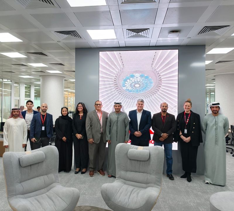 Lablabee e& UAE Partners with LabLabee to Advance Future Networks Skills and ...