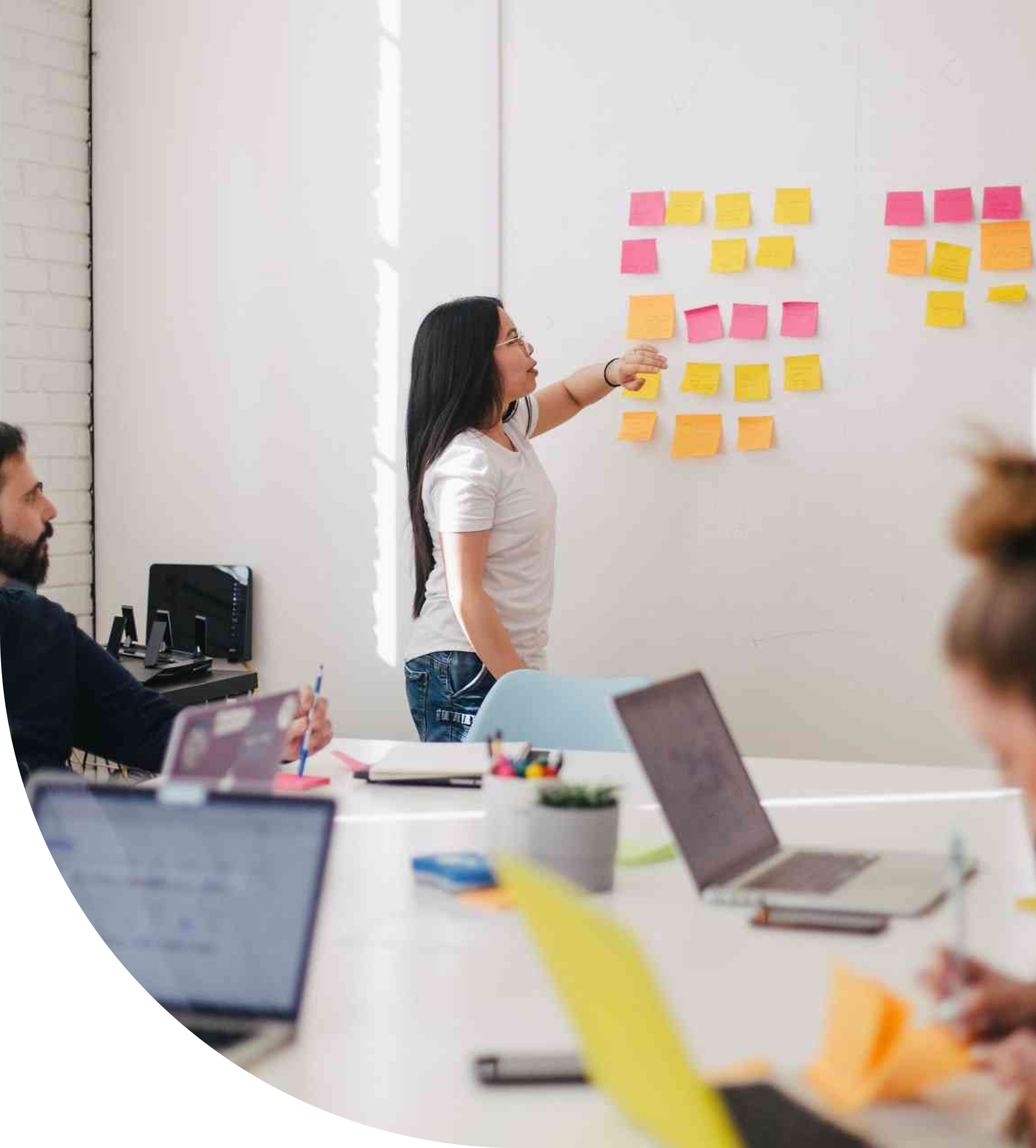 executive assistant leading meeting