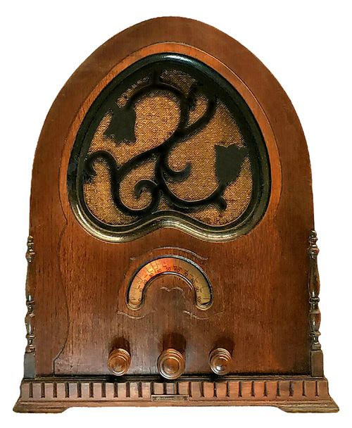 Inage of Pandora chest radio with lid open