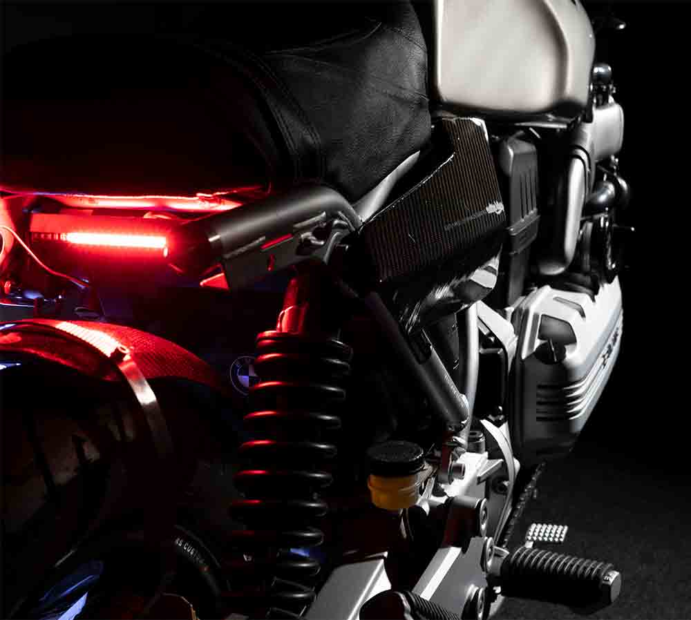 BMW K100 Custom frame that has been shortened making the stance more sharper and sportier. LED rear lights