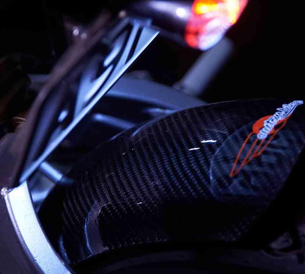 Carbon fibre fenders and details
