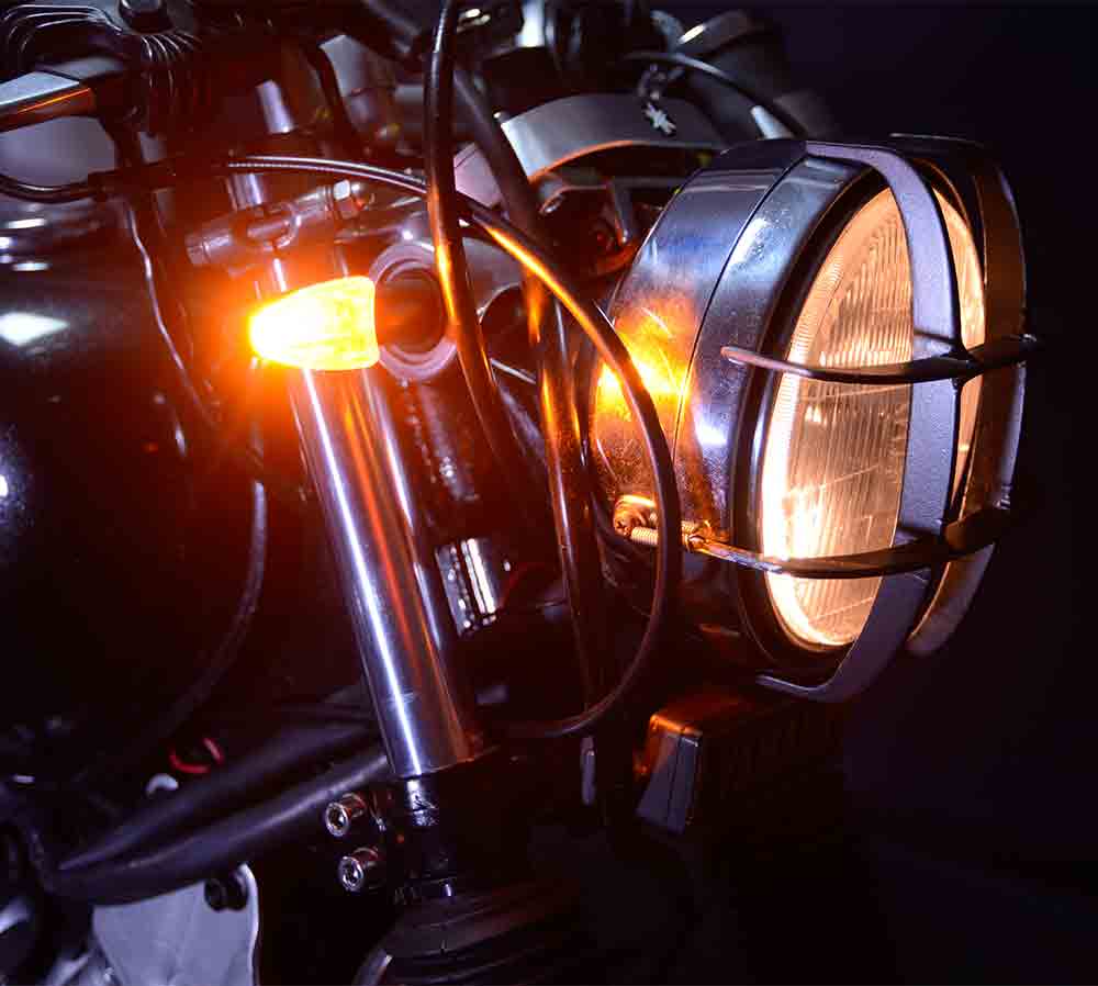 Custom exhaust design for bike build Yamaha xv750 Virago by Custom bike builders DS engineering