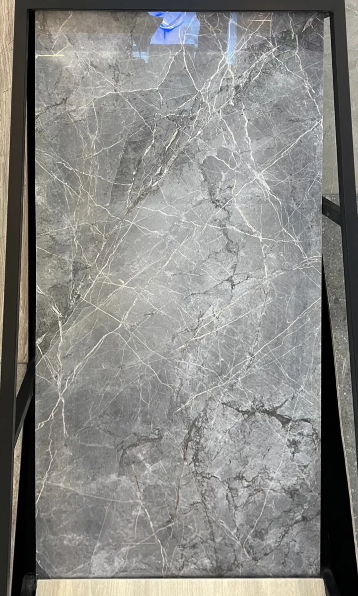 กระเบื้องลายหิน Grey SURPRISE LIGHT GREY