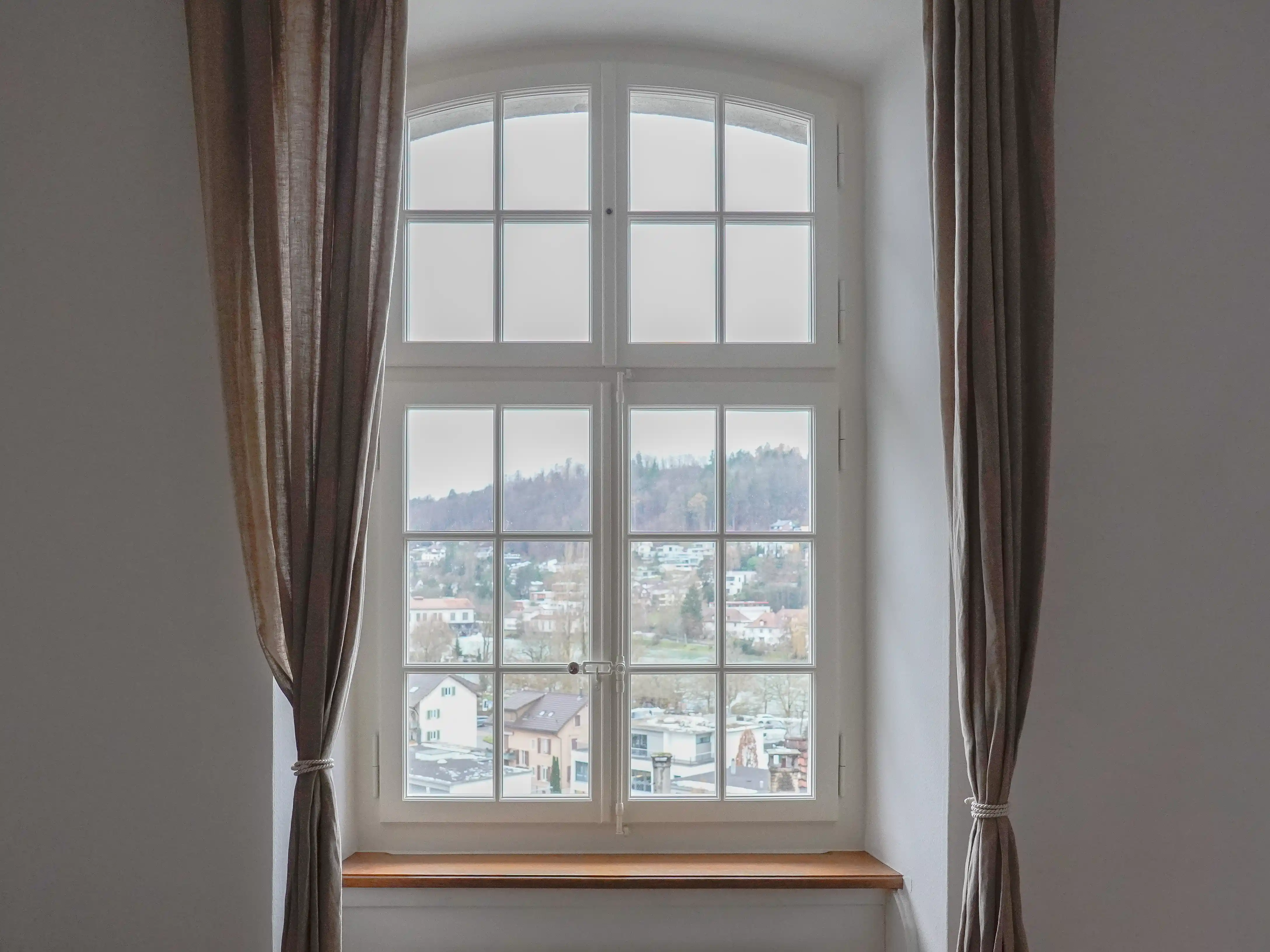 Ertüchtigte Fenster mit barocker Einteilung