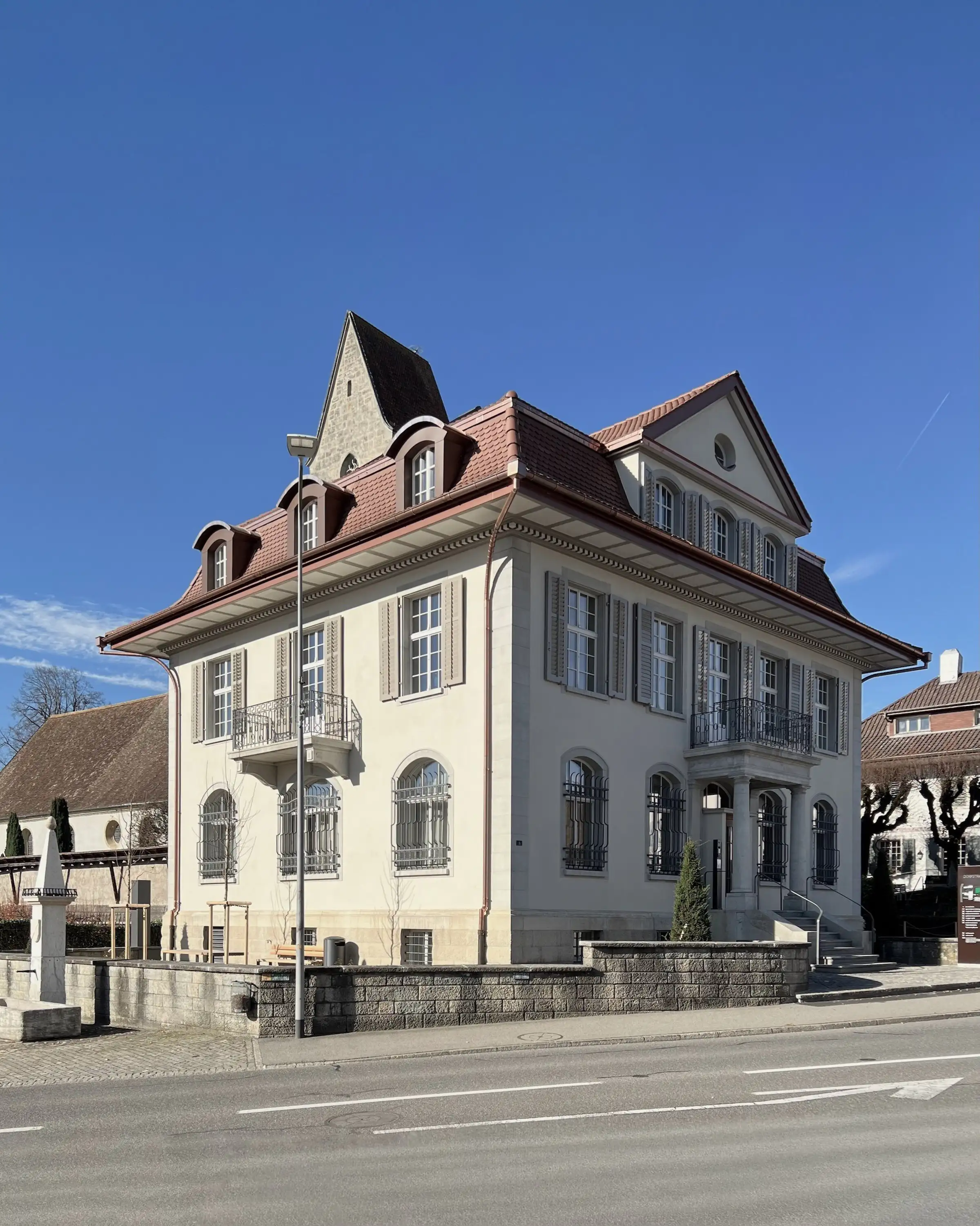 Aussenansicht des sanierten Geschäftshauses