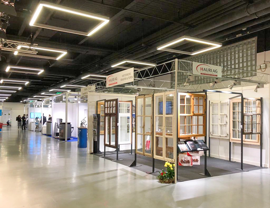 Stand in der Messehalle Bern