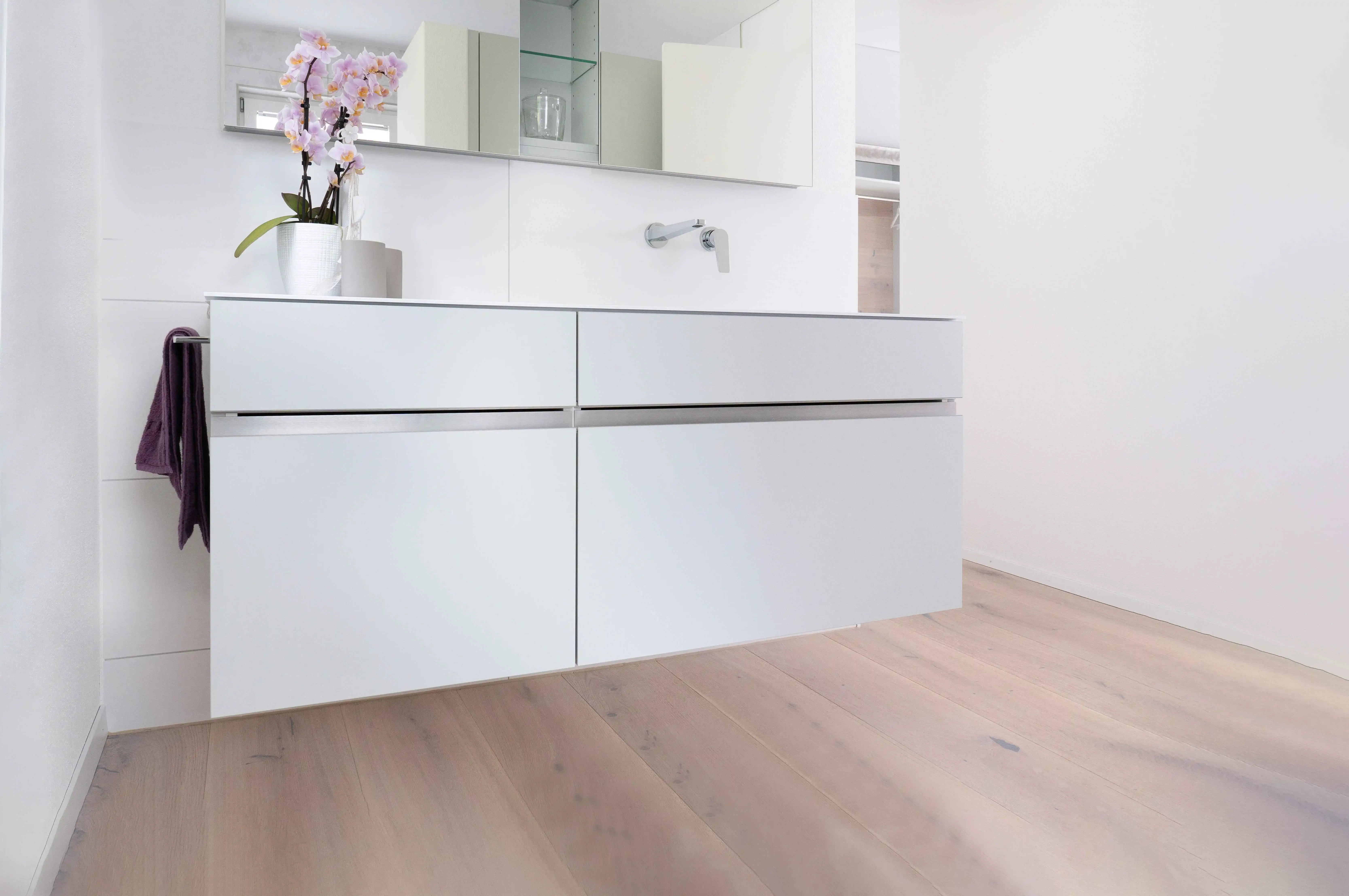 Badmöbel mit Corianabdeckung