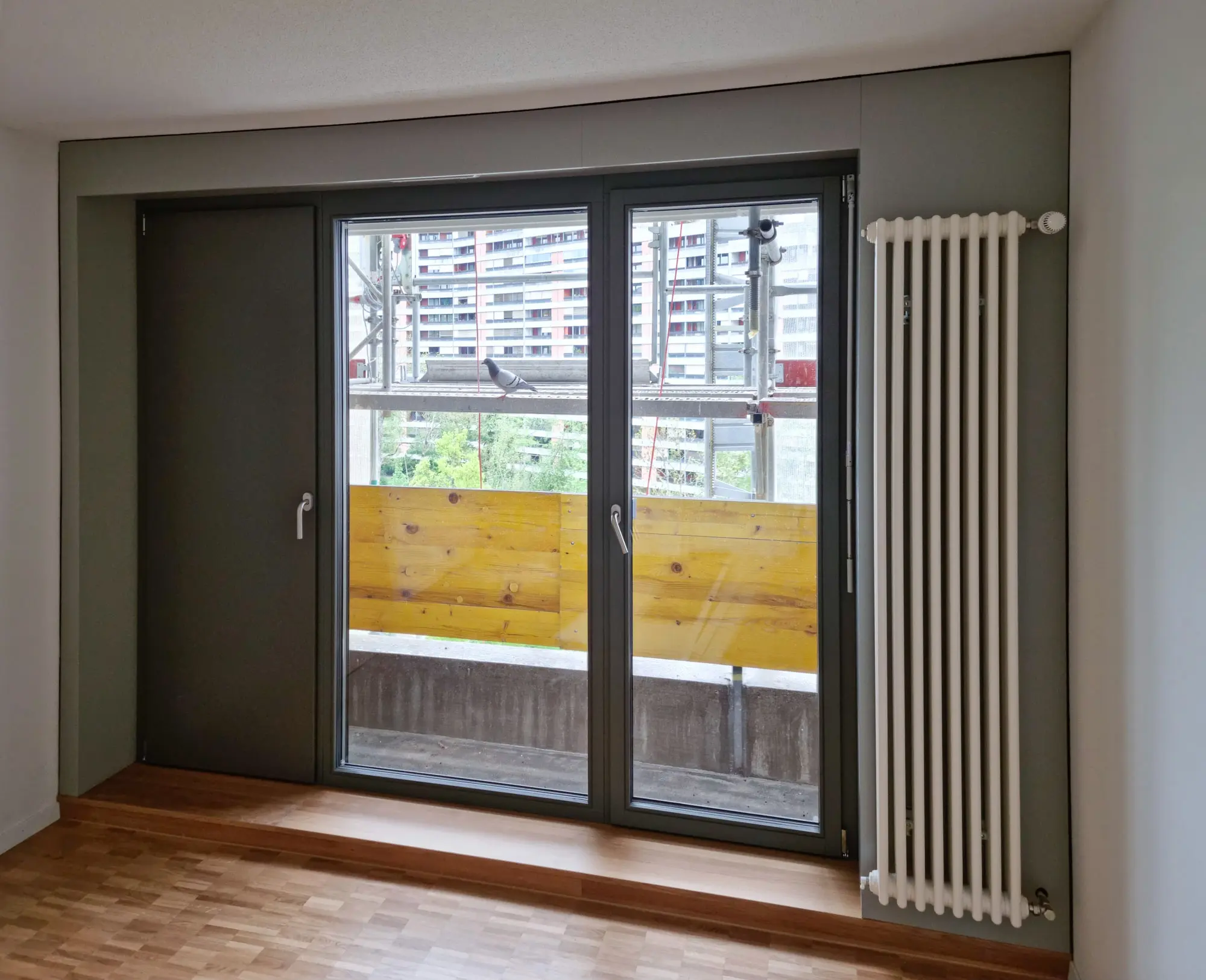 Für eine Musterwohnung wurden sämtliche Schreinerarbeiten vorproduziert, montiert und die benötigten Zeitabläufe gemessen