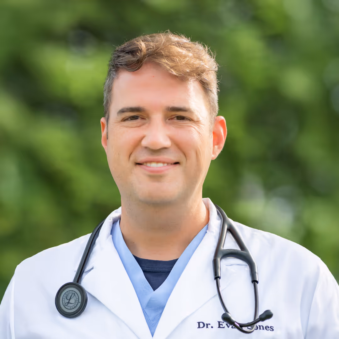 Profile photo of Dr. Evan Sones at Animal Cancer Care Clinic