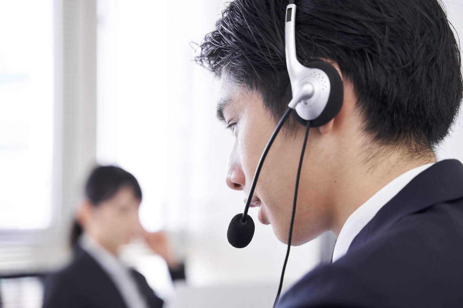 Sales agent using PhoneBurner to reach prospect for mortgage sales call