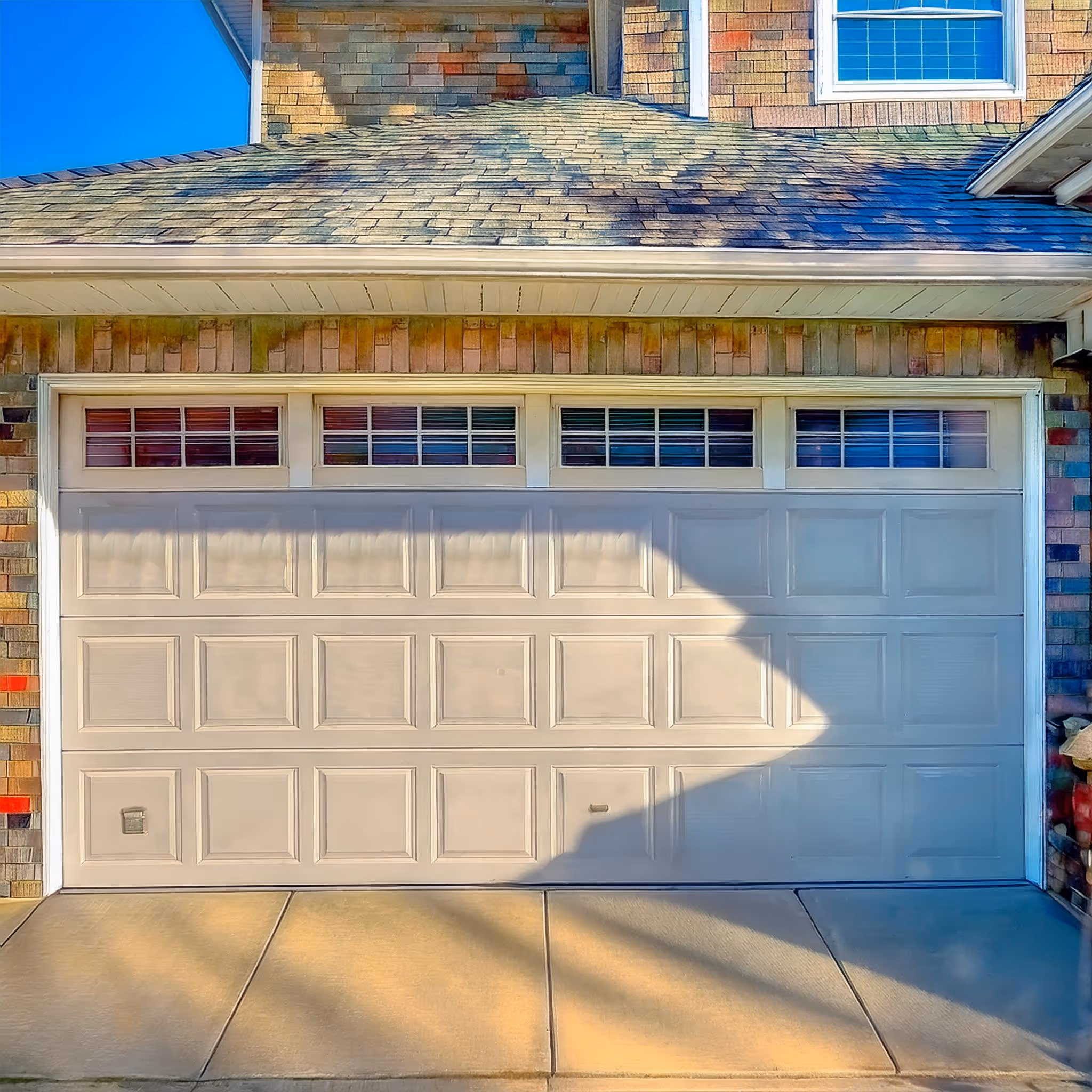 Emergency garage door repair service