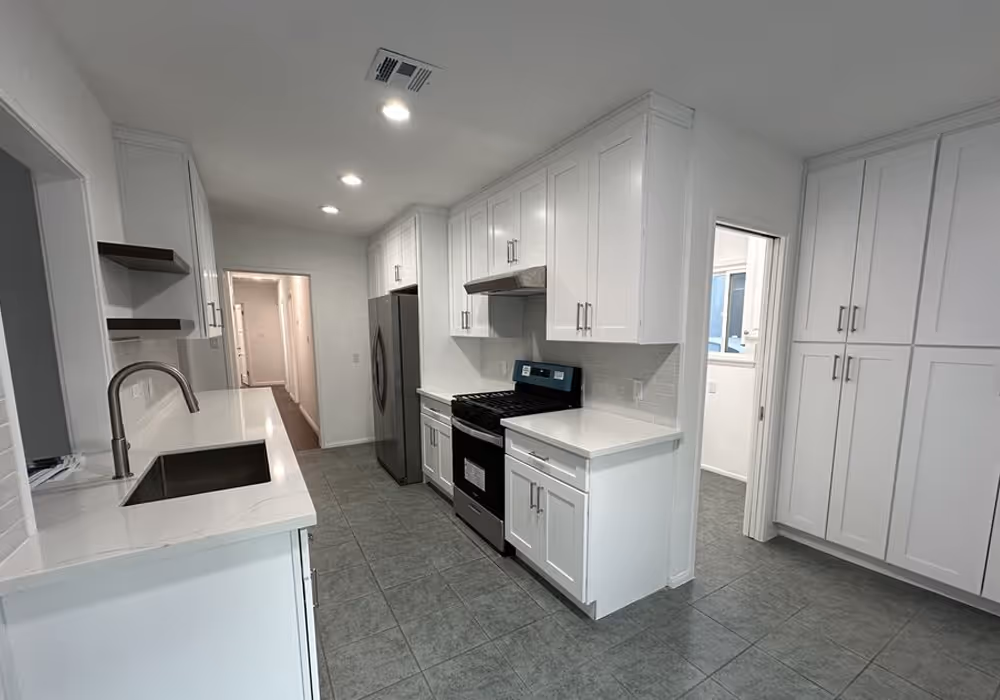 800 Victoria Dr 