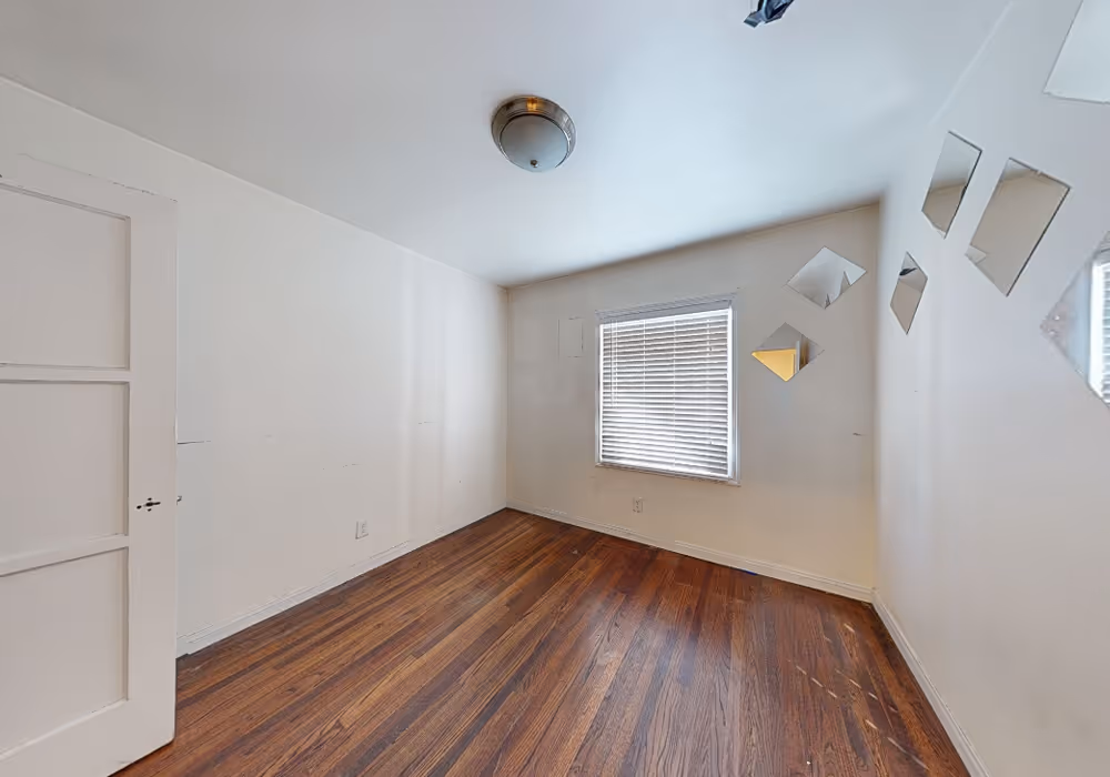3706 S Weymouth Ave