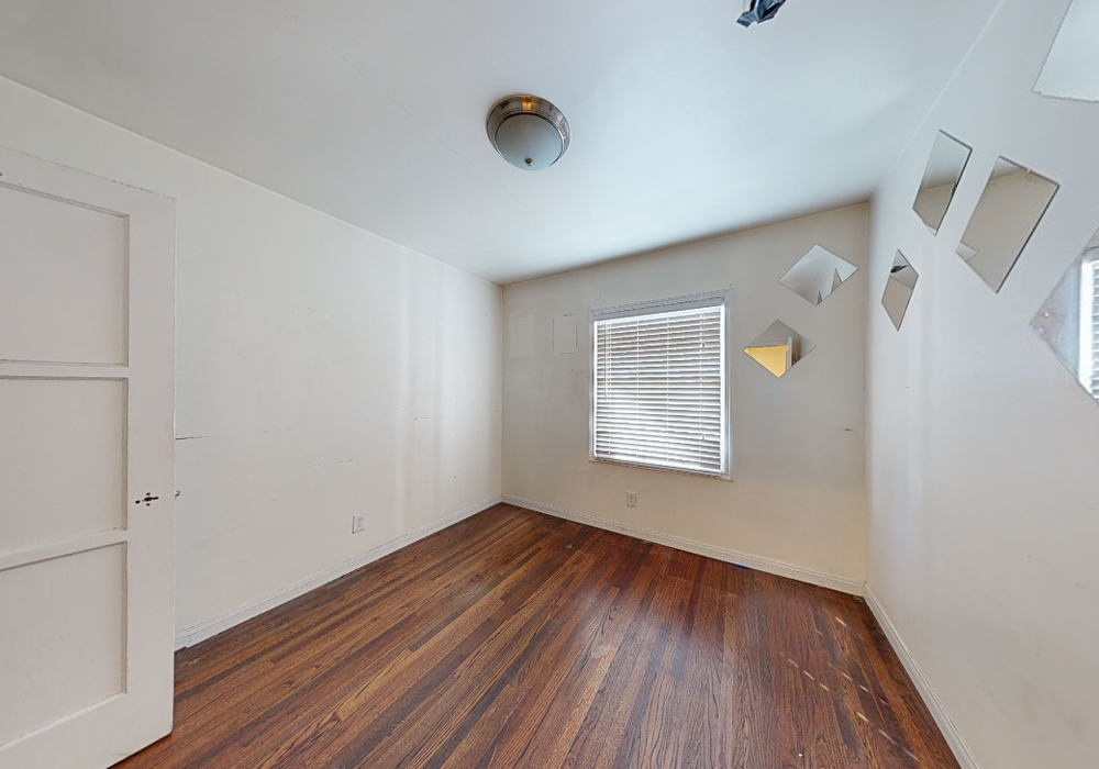 3706 S Weymouth Ave