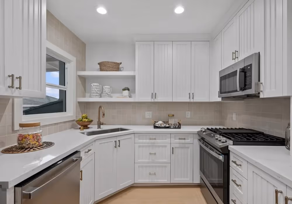3706 S Weymouth Ave 