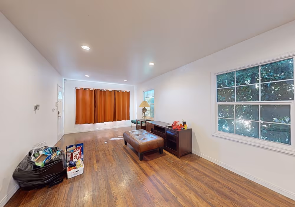 3706 S Weymouth Ave