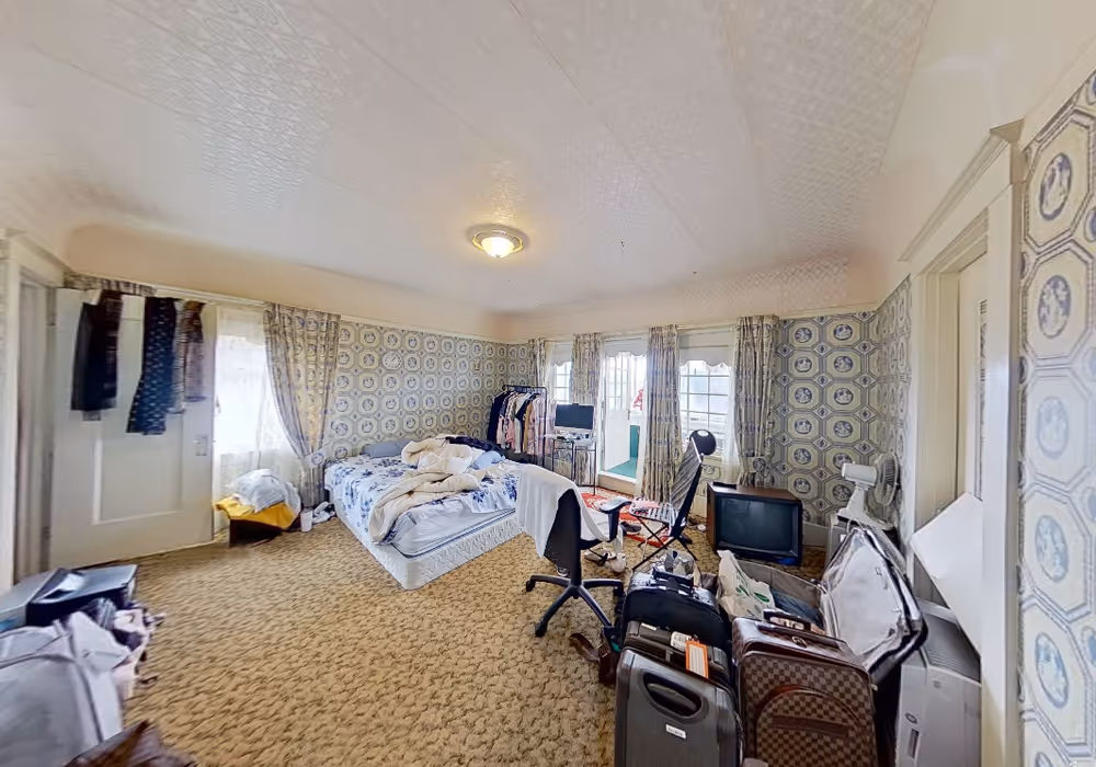 150 De Soto St 