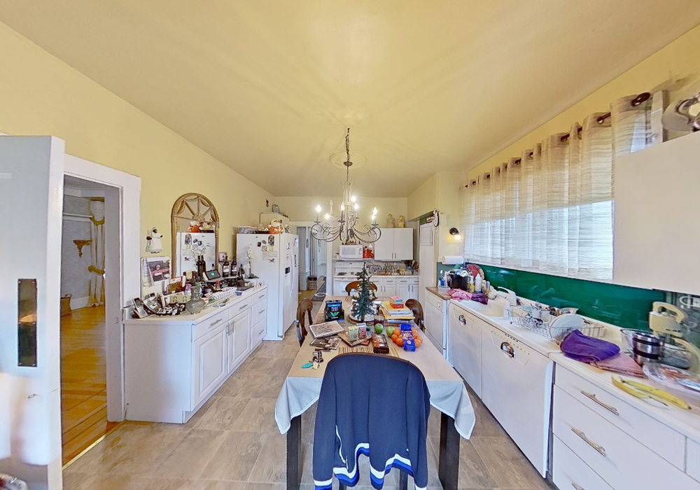 150 De Soto St 