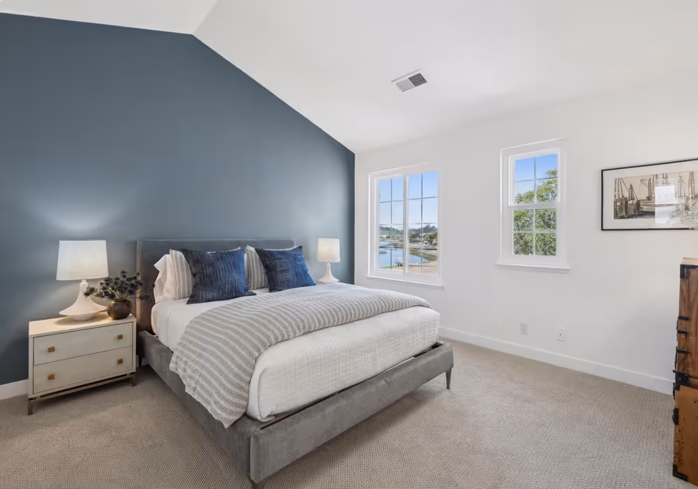 606 Commodore Dr