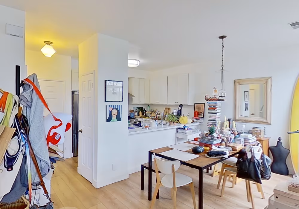 606 Commodore Dr