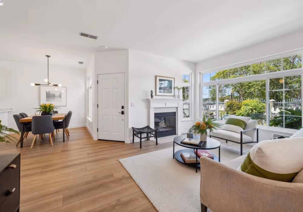 606 Commodore Dr
