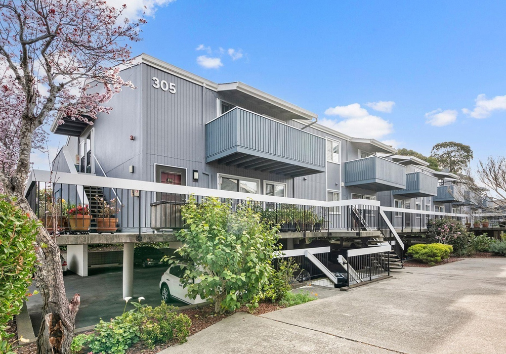 1126 Cherry Ave Apt 105  