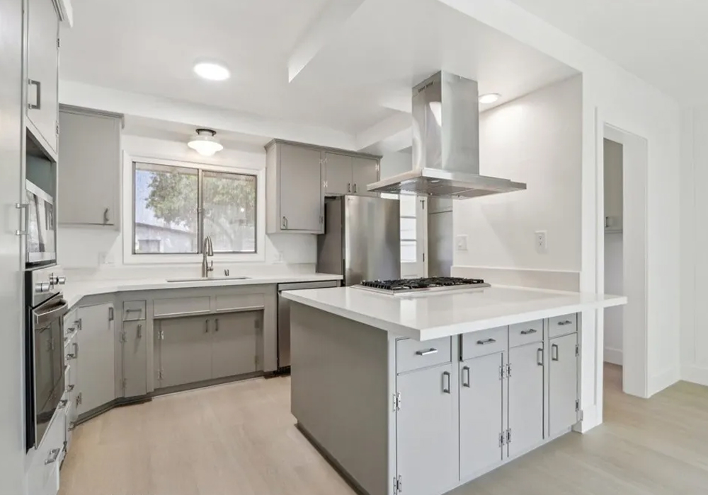 705 E Foothill Blvd