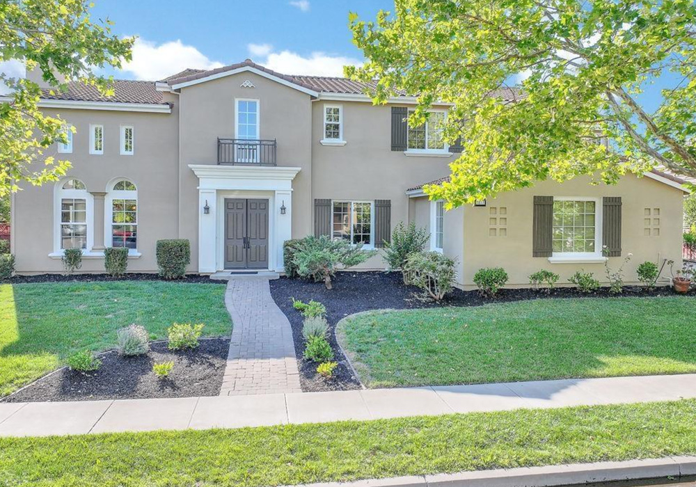 1077 Laguna Creek Ln