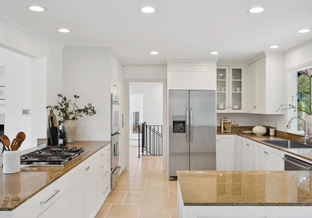 16 Dutch Valley Ln