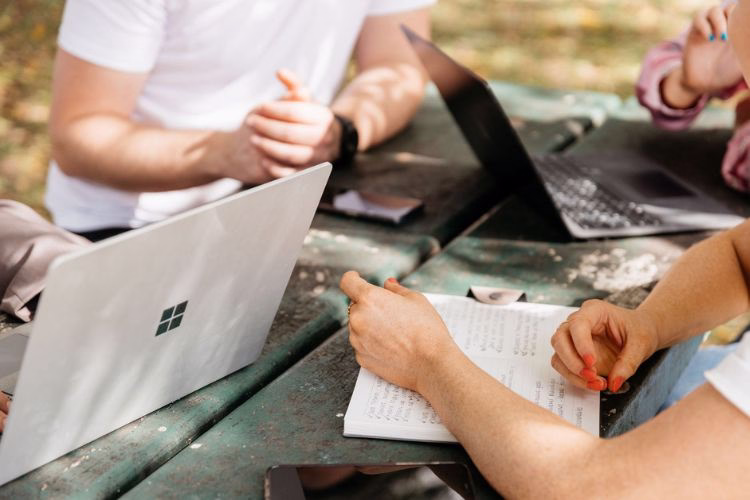 Modern Awards confusion. picture of puppy and trophy. Image on text: We don't mean these awads