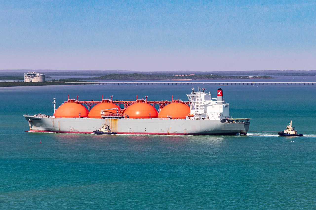 2,000+ Free Gas Tanker Lng & Tanker Images - Pixabay